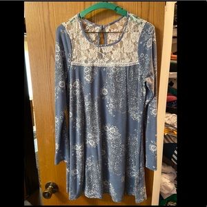 Comfy long sleeve lace/floral casual dress size M